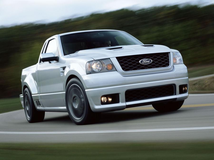  Ford F-150 SVT Lightning Concept 2003 года  (фото 2 из 5)